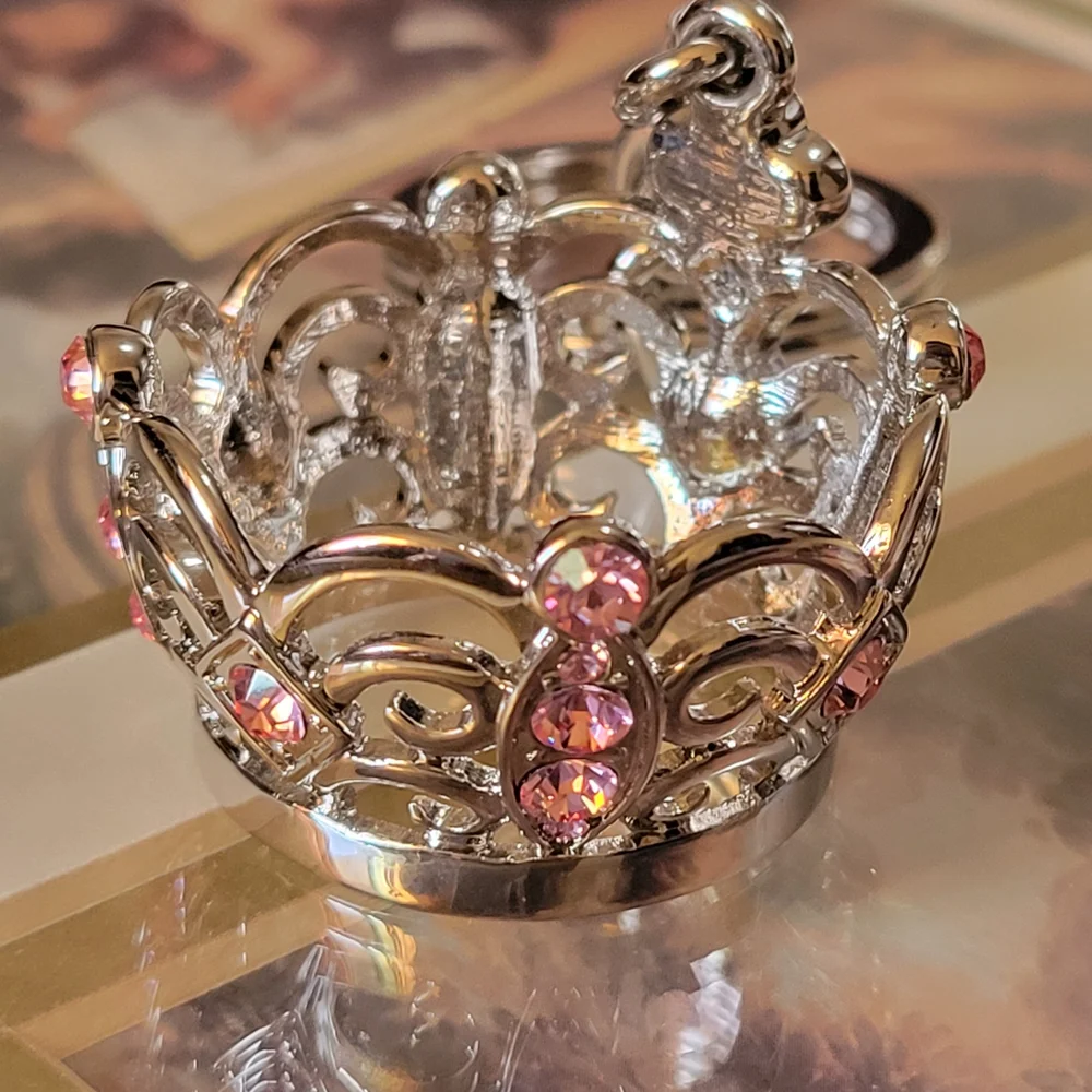 Crown Key Chain - Picture 4 of 5